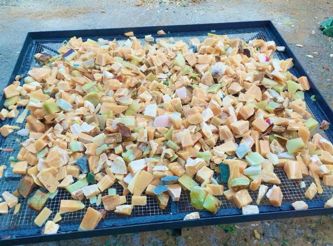 Đá Ngũ Sắc Thô Từ Mỏ Việt Nam Gia Lai