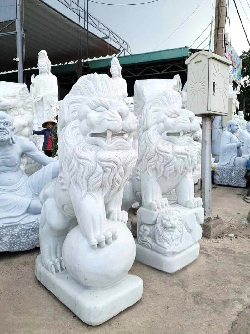 Tượng Sư Tử Đá Non Nước 
