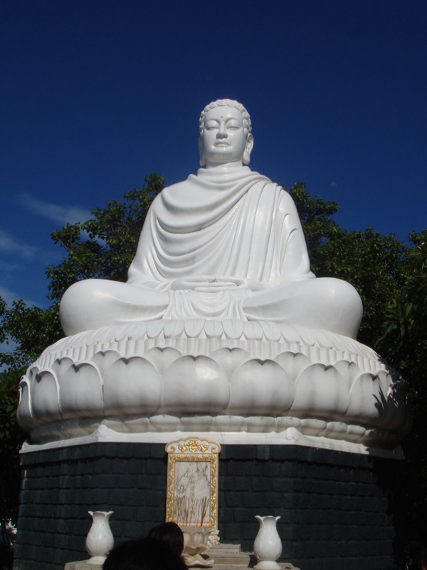 TƯỢNG PHẬT ĐÁ NGUYÊN KHỐI