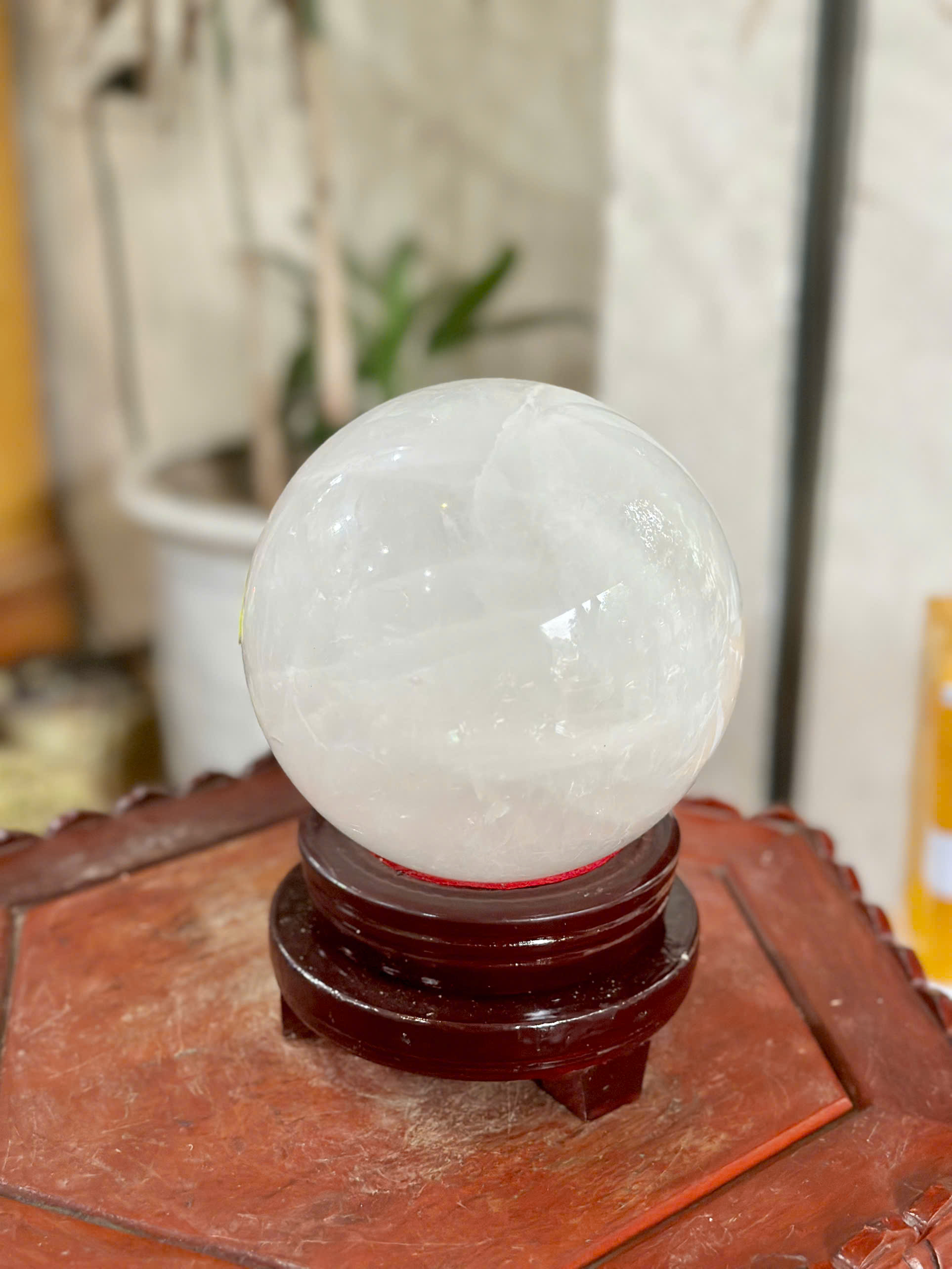 Quả Cầu Đá Thạch Anh Trắng Ở Bình Dương