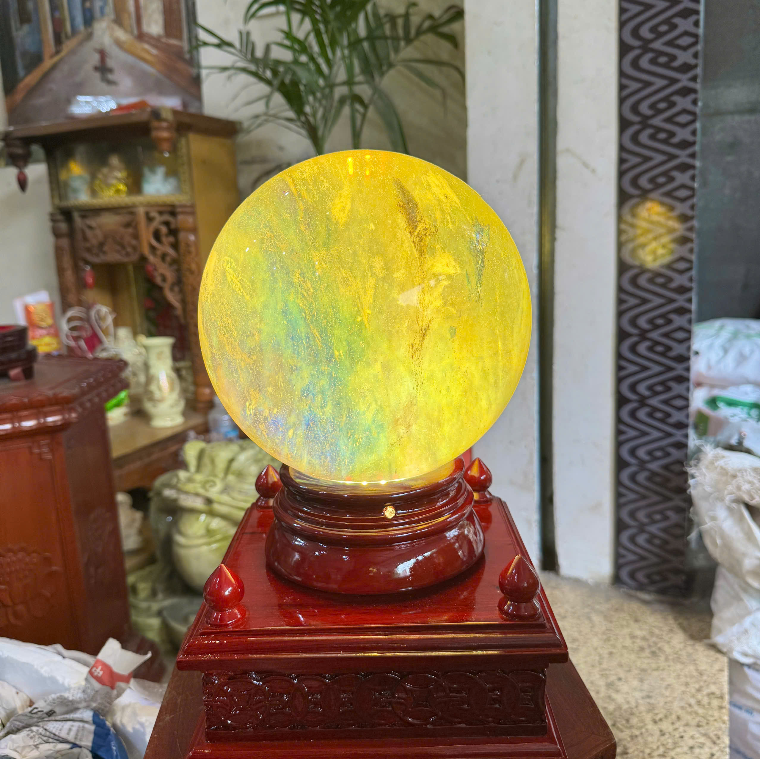 Quả Cầu Đá Dùng Để Thiền Ở Vĩnh Long