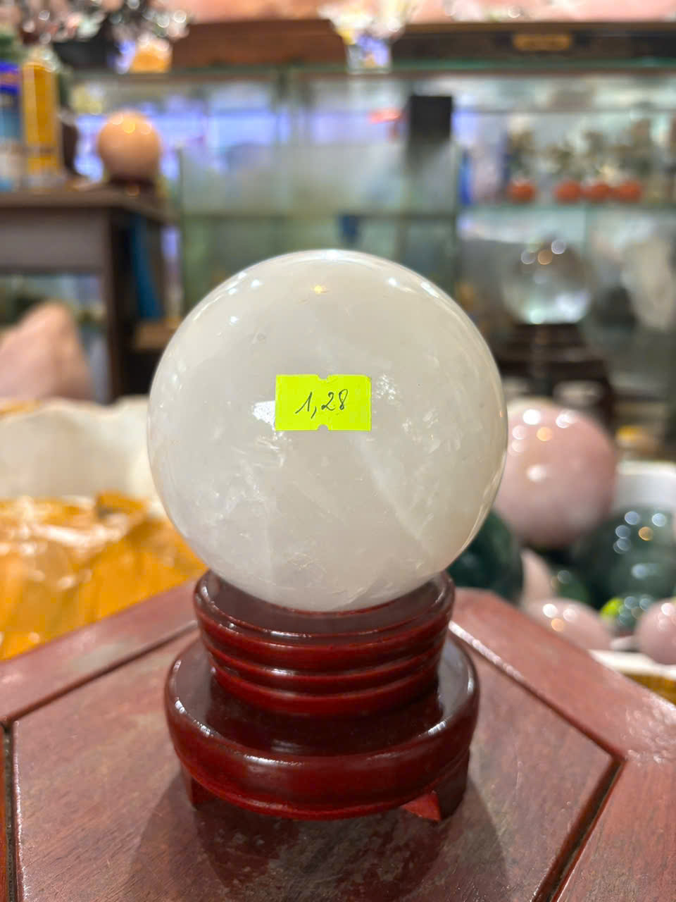 Địa Chỉ Bán Quả Cầu Đá Phong Thủy Uy Tín Tại Hà Nội